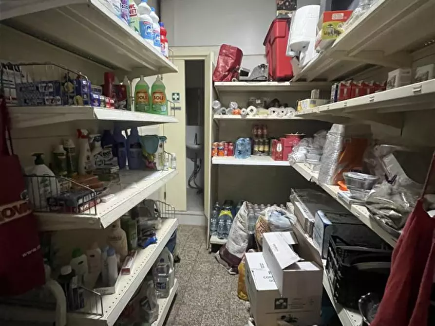 Immagine 10 di Negozio in vendita  in cavriglia a Cavriglia