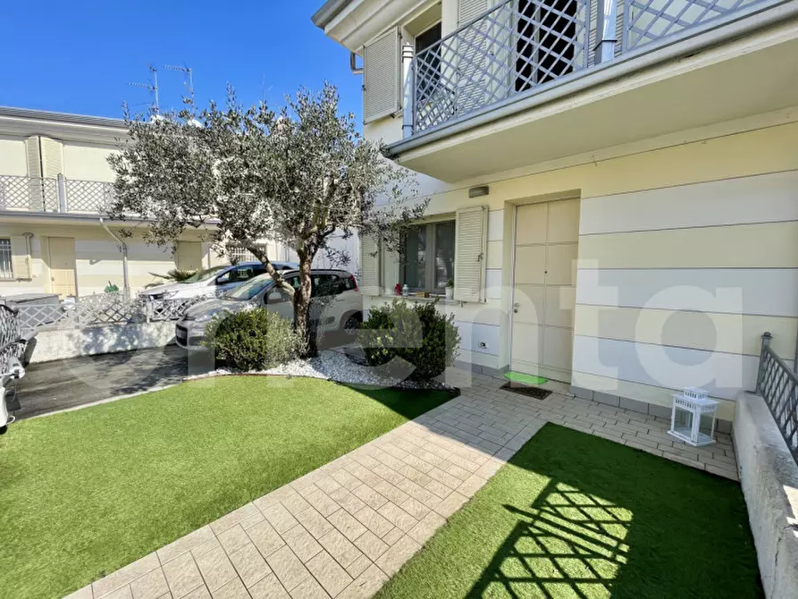 Immagine 2 di Casa bifamiliare in vendita  in VIA CUSTOZA 73 a Montichiari