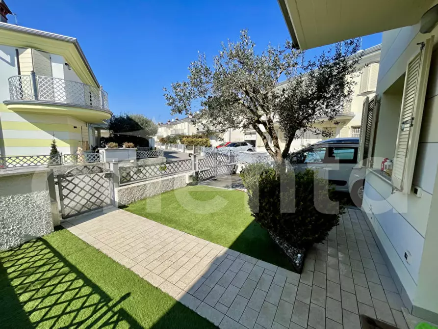 Immagine 5 di Casa bifamiliare in vendita  in VIA CUSTOZA 73 a Montichiari