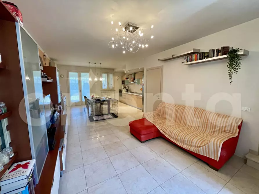 Immagine 10 di Casa bifamiliare in vendita  in VIA CUSTOZA 73 a Montichiari