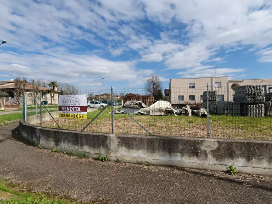 Immagine 3 di Terreno in vendita  in Via Aldo Moro a Cavezzo