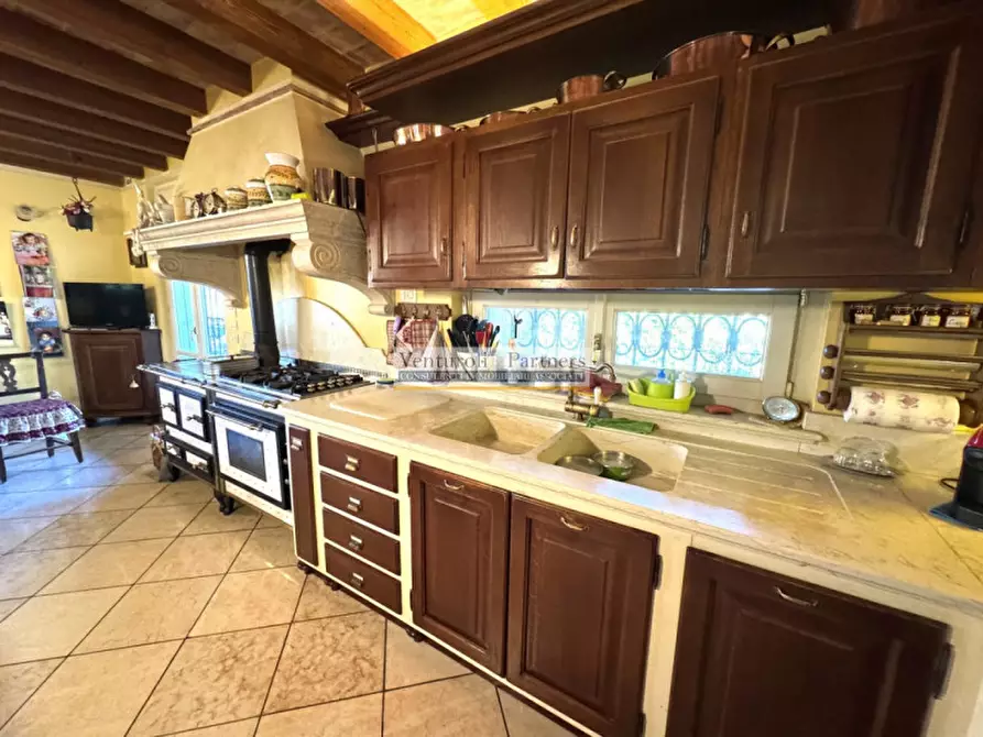 Immagine 8 di Villa in vendita  in Via Tommaso Dal Molin a Desenzano Del Garda