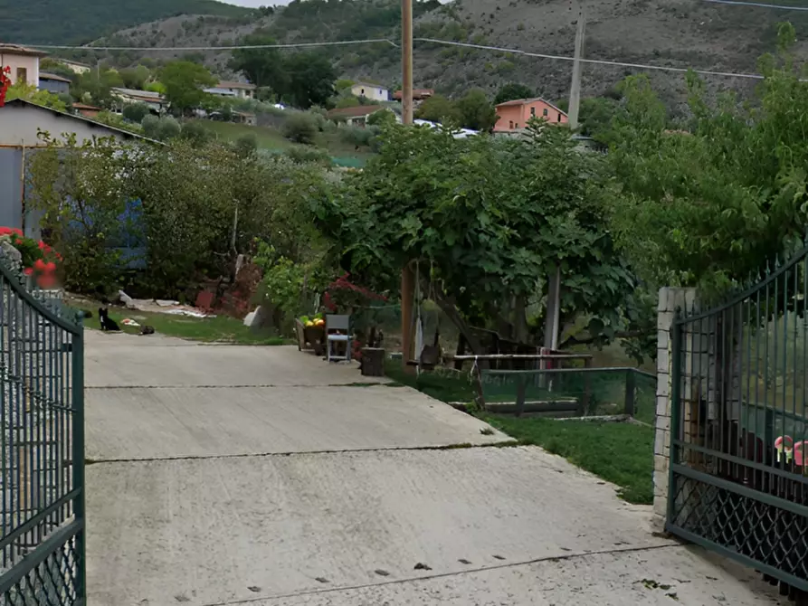 Immagine 4 di Appartamento in vendita  in Loc. Monte - Murgialunga a Brienza