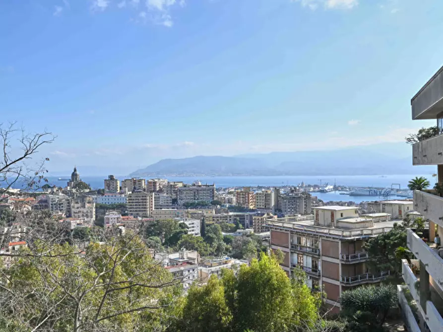 Immagine 2 di Appartamento in vendita  in Via Ducezio a Messina