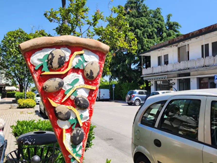 Immagine 5 di Attività commerciale in vendita  in Via degli Scavi,7 a Montegrotto Terme