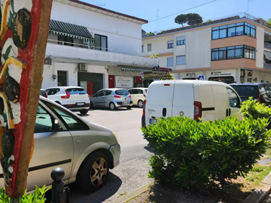 Immagine 6 di Attività commerciale in vendita  in Via degli Scavi,7 a Montegrotto Terme