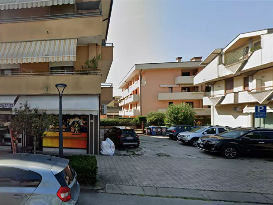 Immagine 7 di Attività commerciale in vendita  in Via degli Scavi,7 a Montegrotto Terme