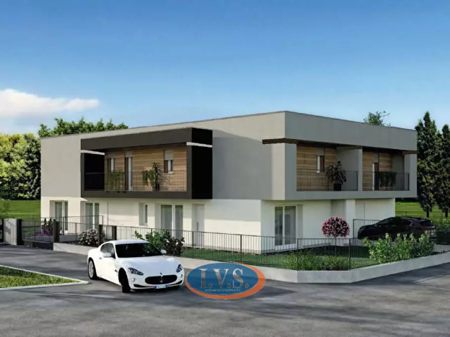 Immagine 1 di Casa trifamiliare in vendita  in PIAZZA LIBERAZIONE a Vo