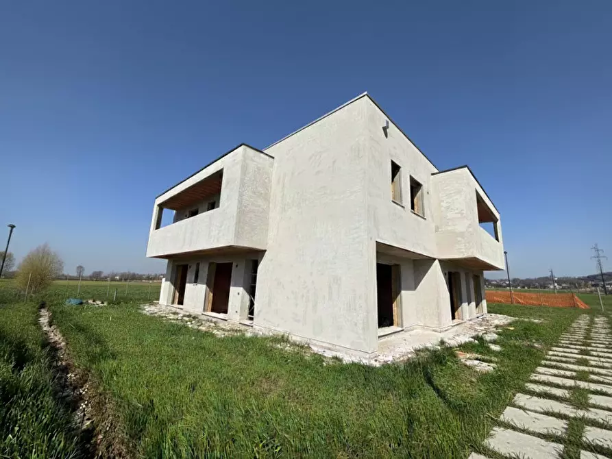 Immagine 5 di Casa trifamiliare in vendita  in PIAZZA LIBERAZIONE a Vo