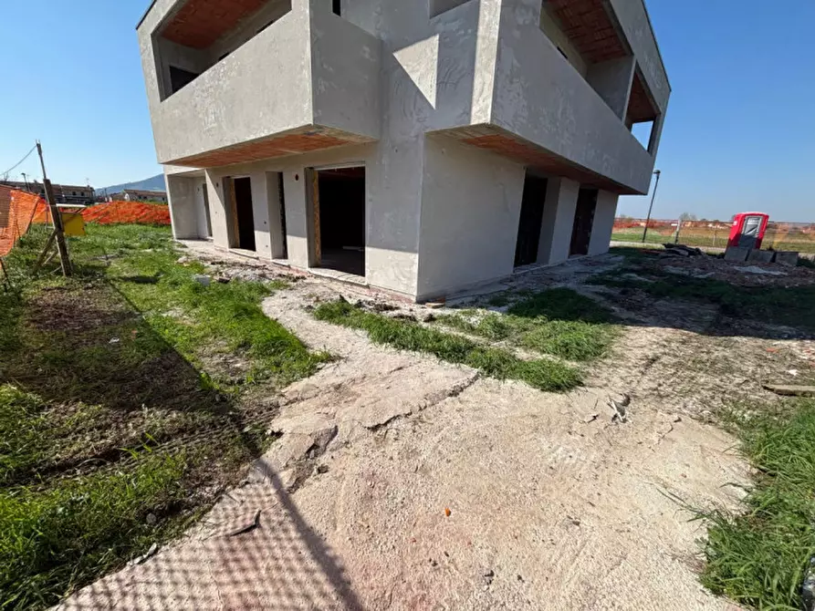 Immagine 17 di Casa trifamiliare in vendita  in PIAZZA LIBERAZIONE a Vo