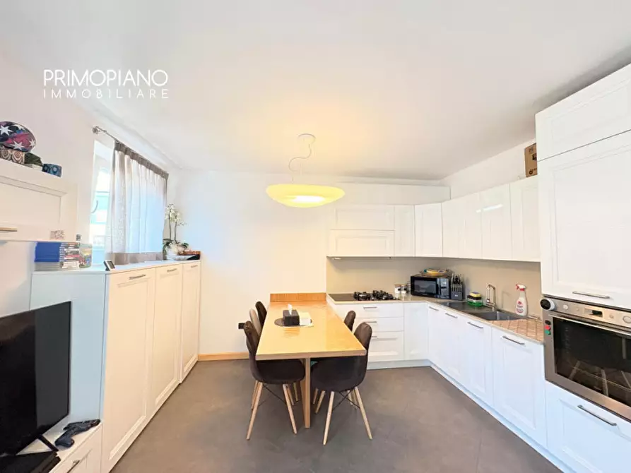 Immagine 4 di Appartamento in vendita  in Piazza Mercato a Comano Terme