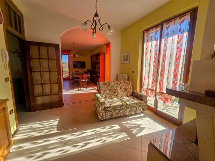 Immagine 5 di Casa bifamiliare in vendita  in Strada Provinciale Fangacci a Urbania