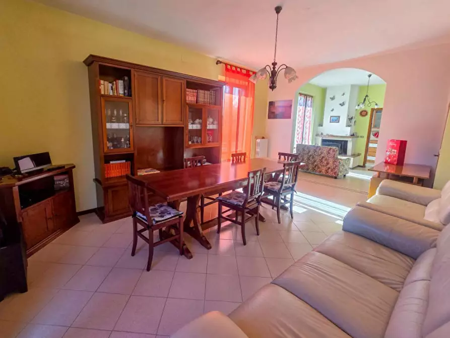 Immagine 7 di Casa bifamiliare in vendita  in Strada Provinciale Fangacci a Urbania