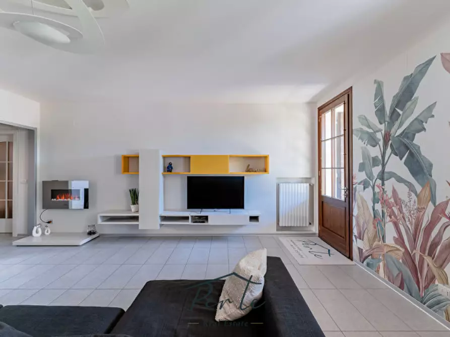 Immagine 8 di Villa in vendita  in Via Martin Luther King 4 a Curtatone