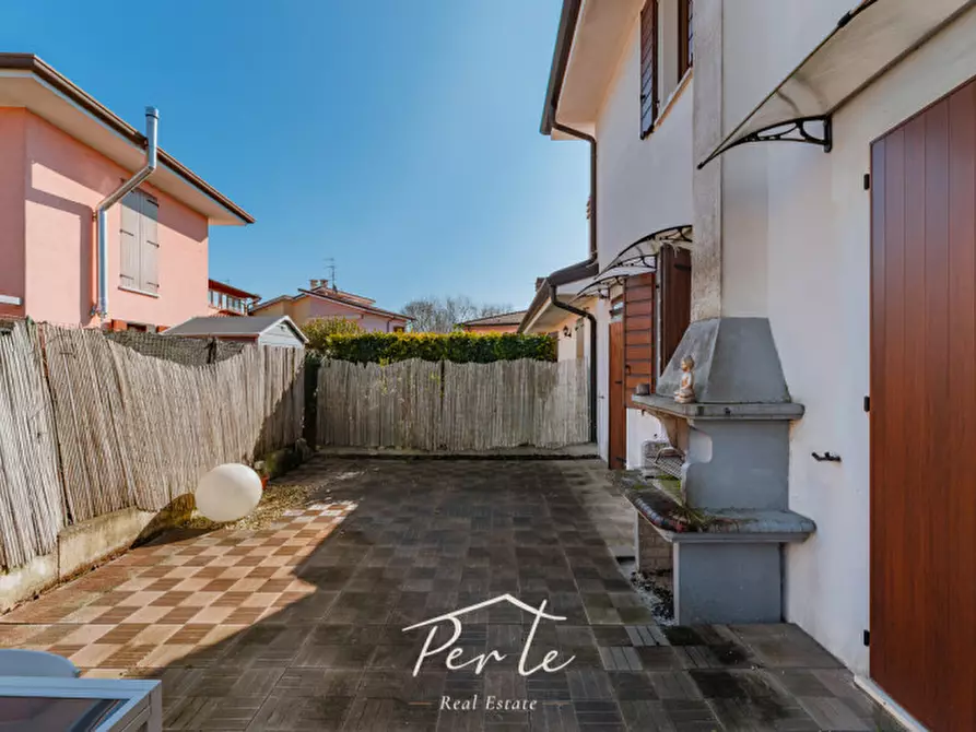 Immagine 23 di Villa in vendita  in Via Martin Luther King 4 a Curtatone