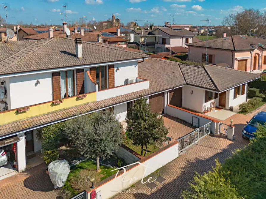 Immagine 29 di Villa in vendita  in Via Martin Luther King 4 a Curtatone