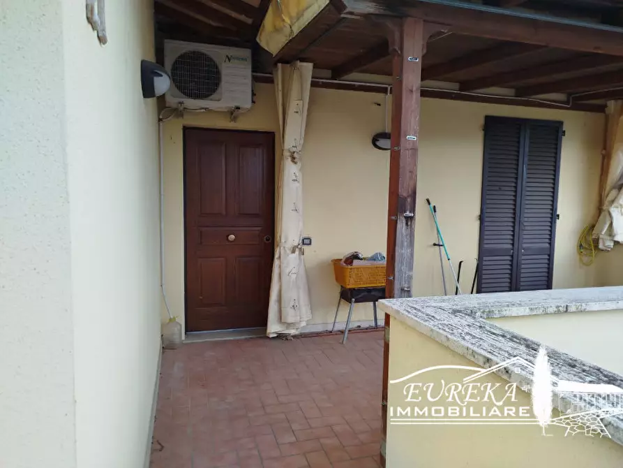 Immagine 3 di Appartamento in vendita  in via del giglio a Castiglione Del Lago