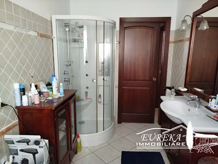 Immagine 14 di Appartamento in vendita  in via del giglio a Castiglione Del Lago