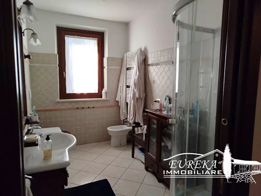 Immagine 16 di Appartamento in vendita  in via del giglio a Castiglione Del Lago