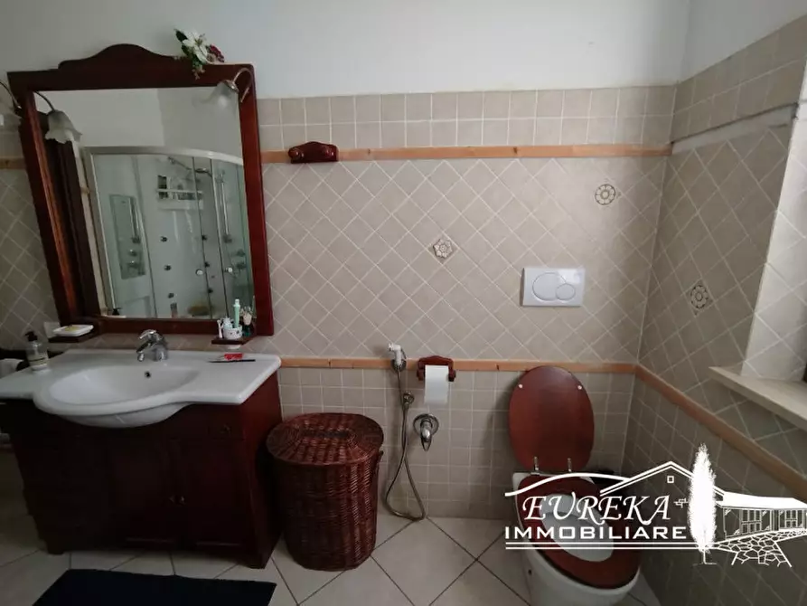 Immagine 19 di Appartamento in vendita  in via del giglio a Castiglione Del Lago