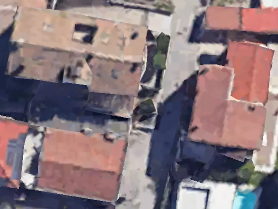 Immagine 1 di Garage in vendita  in Via Basso Acquar 127/b a Verona