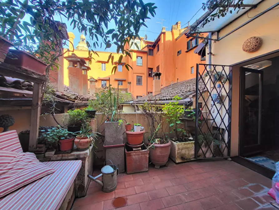 Immagine 2 di Appartamento in vendita  a Bologna