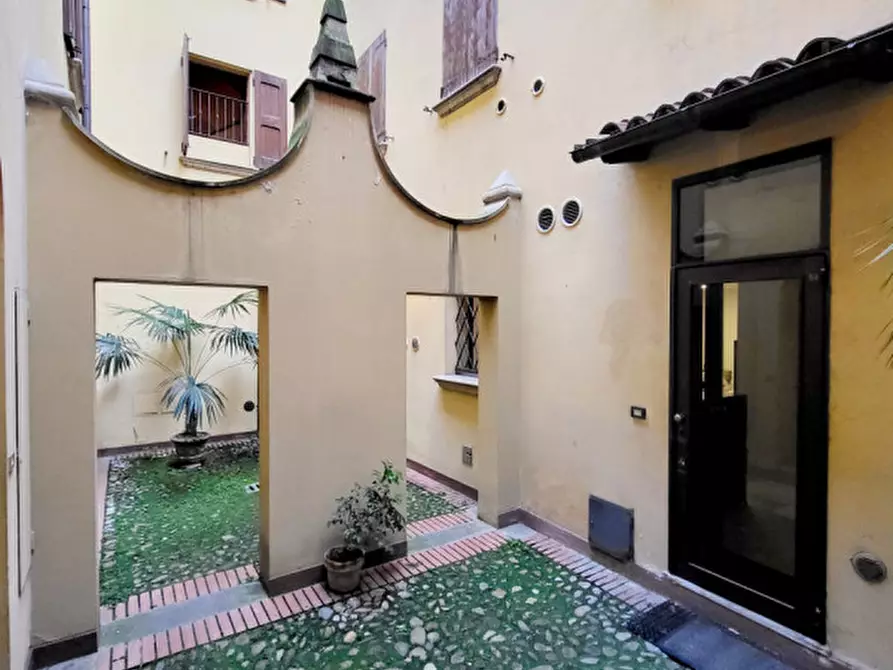 Immagine 37 di Appartamento in vendita  a Bologna