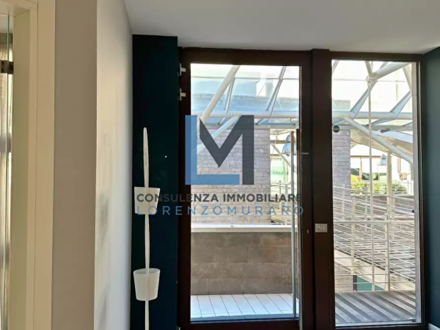 Immagine 24 di Ufficio in vendita  a Montebelluna