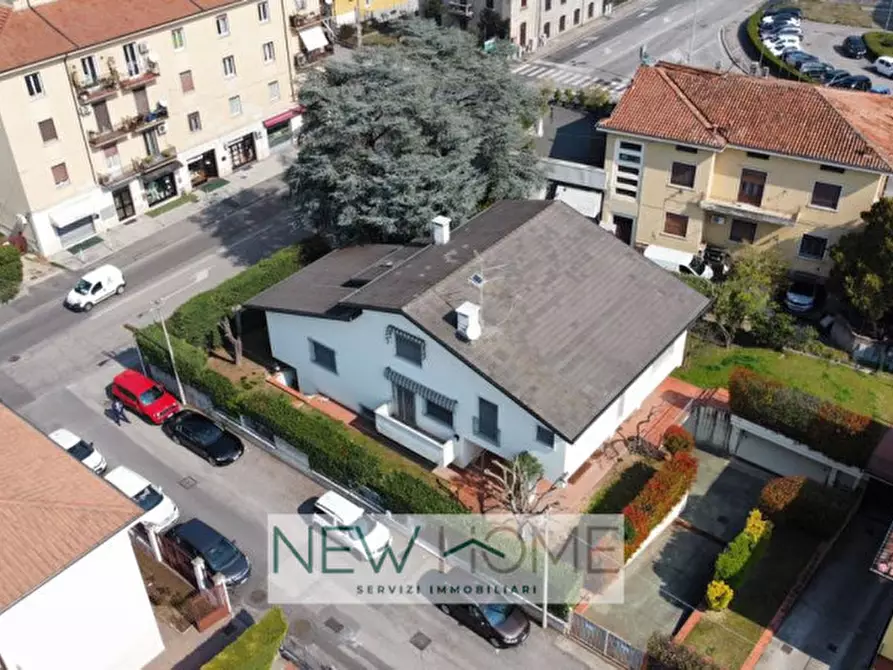 Immagine 7 di Villa in vendita  in Via Alfonsine 1 a Verona