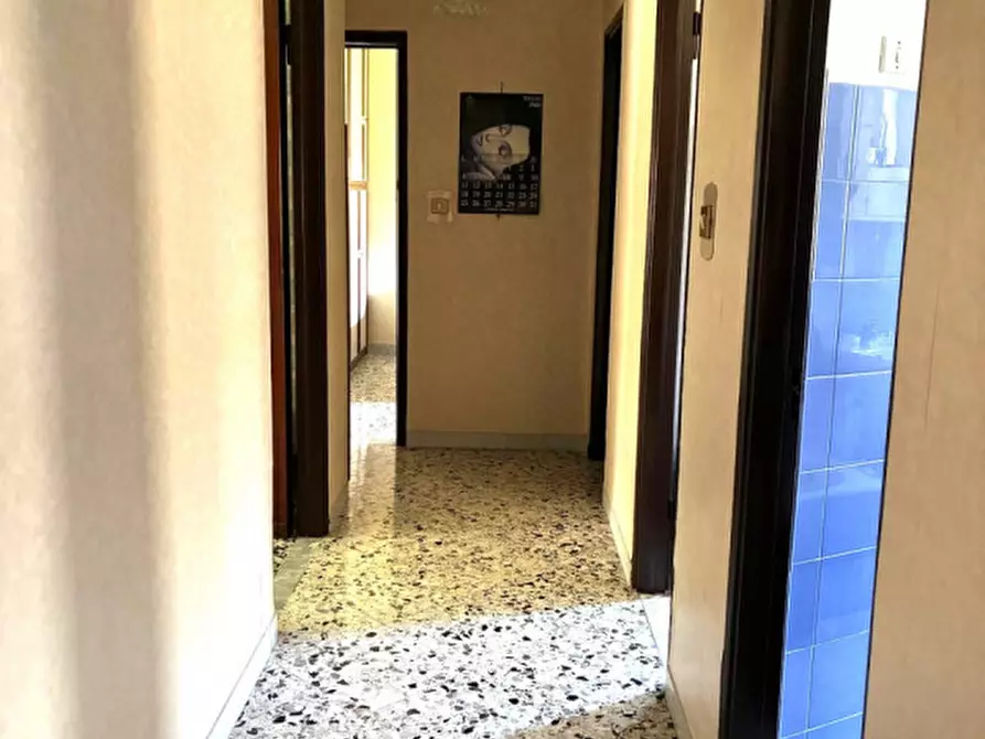 Immagine 7 di Appartamento in vendita  in Via Torrione, 113 a Salerno