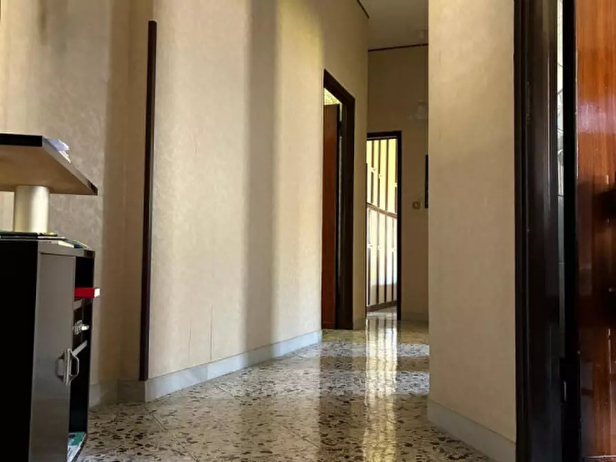 Immagine 8 di Appartamento in vendita  in Via Torrione, 113 a Salerno