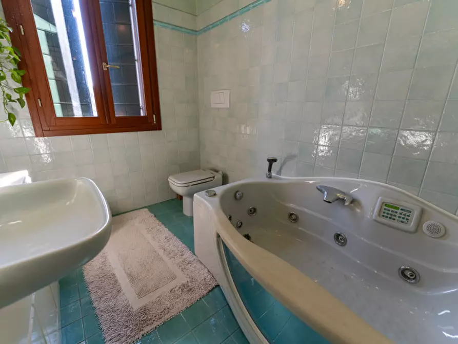 Immagine 36 di Villa in vendita  in Via Piera 11 a Legnaro