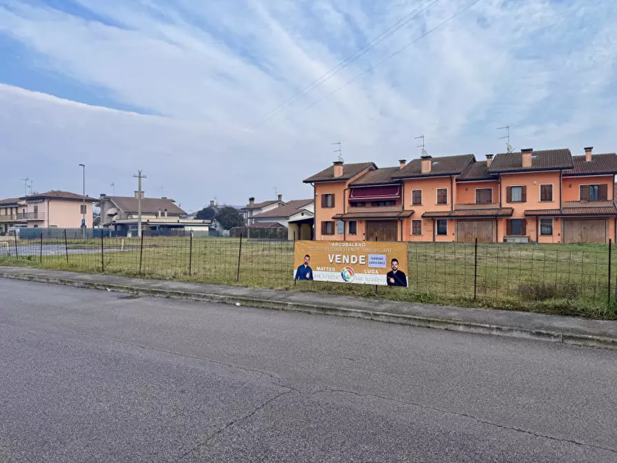 Immagine 1 di Terreno in vendita  in Viale della Libertà a Solesino