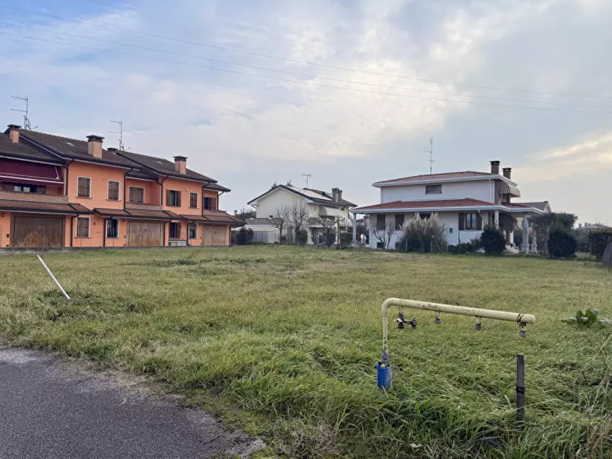 Immagine 3 di Terreno in vendita  in Viale della Libertà a Solesino