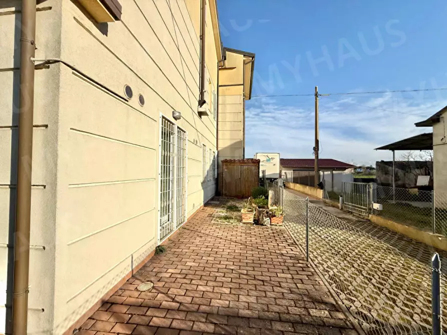 Immagine 42 di Villetta a schiera in vendita  in Via Cesenatico 511 a Cesenatico