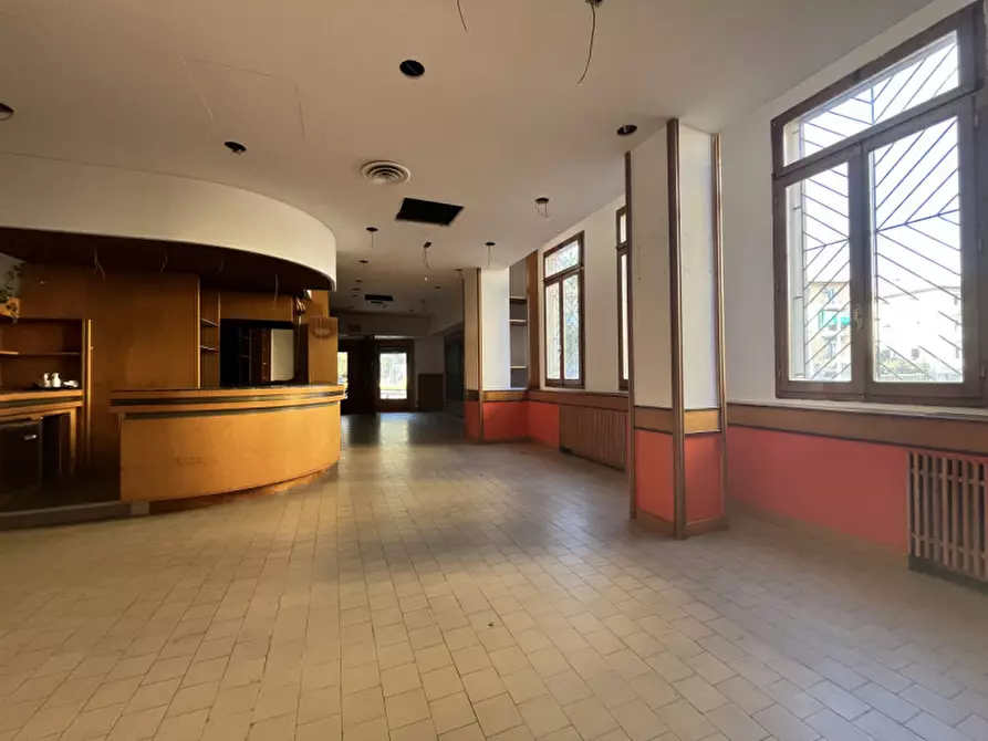 Immagine 2 di Attività commerciale in affitto  in mulino parisio a Bologna