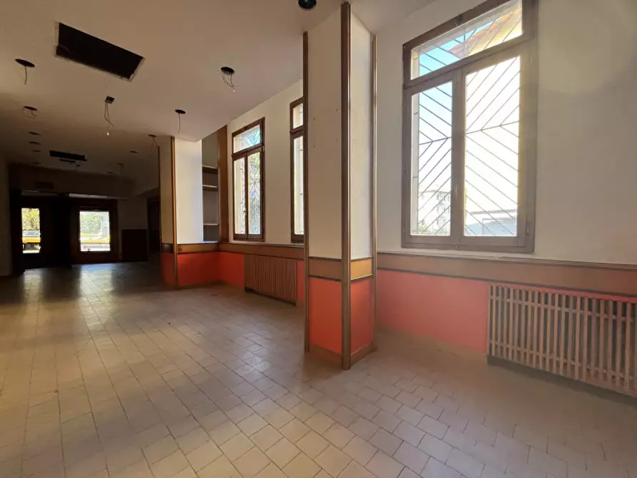 Immagine 10 di Attività commerciale in affitto  in mulino parisio a Bologna