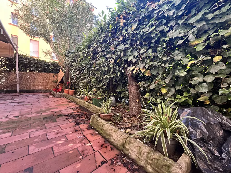 Immagine 15 di Attività commerciale in affitto  in mulino parisio a Bologna