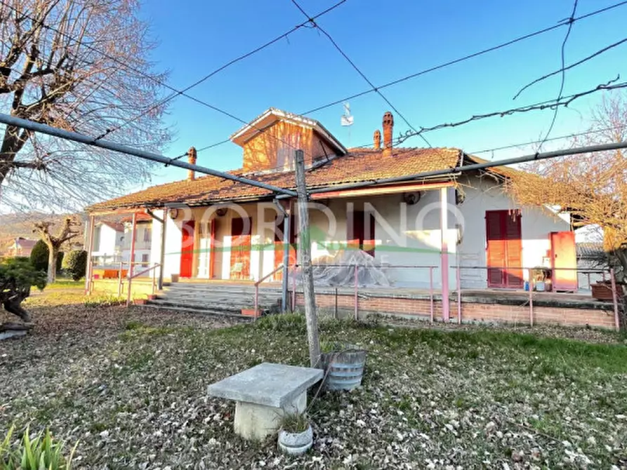 Immagine 1 di Villa in vendita  in Corso Marconi snc a Magliano Alfieri