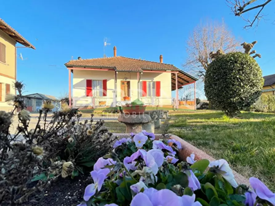 Immagine 23 di Villa in vendita  in Corso Marconi snc a Magliano Alfieri