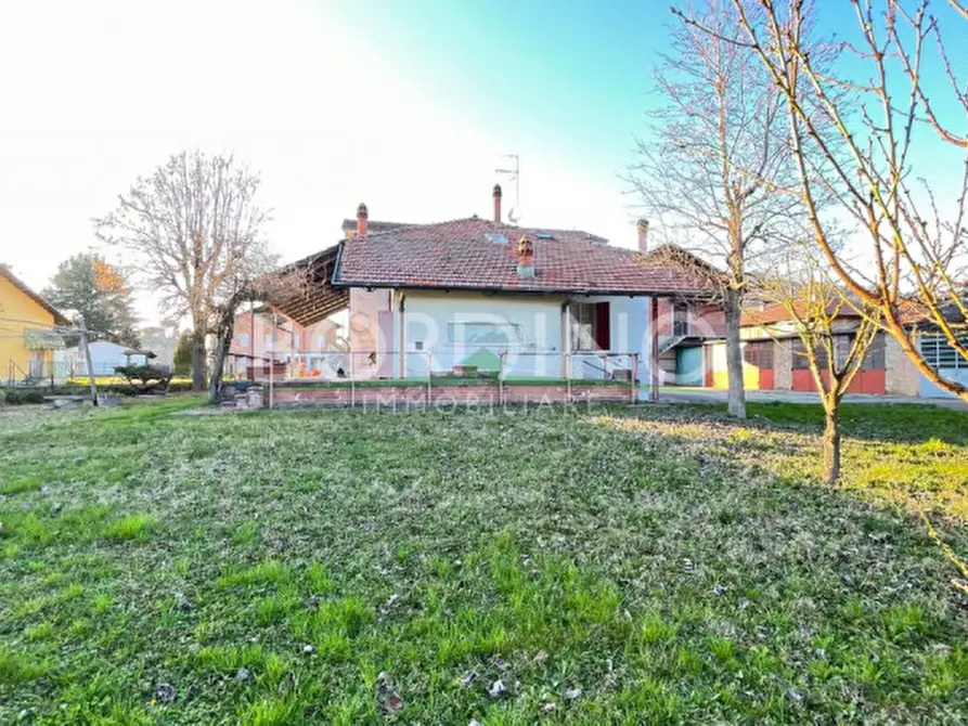 Immagine 26 di Villa in vendita  in Corso Marconi snc a Magliano Alfieri