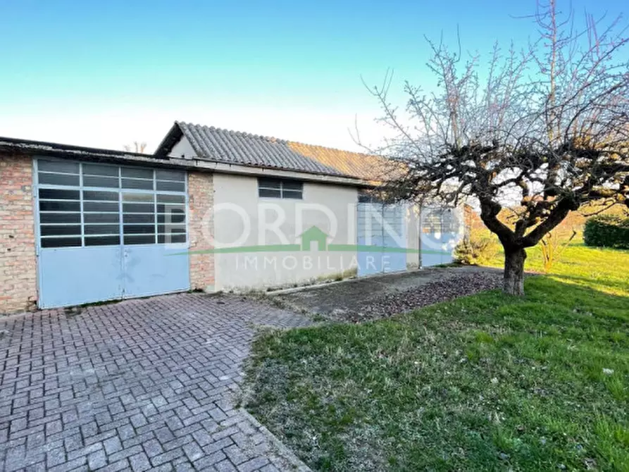 Immagine 27 di Villa in vendita  in Corso Marconi snc a Magliano Alfieri