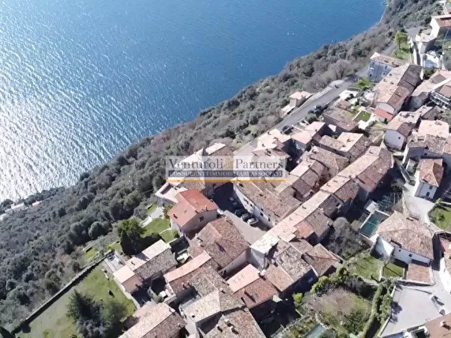 Immagine 31 di Rustico / casale in vendita  in Via Angelo Feltrinelli a Gargnano