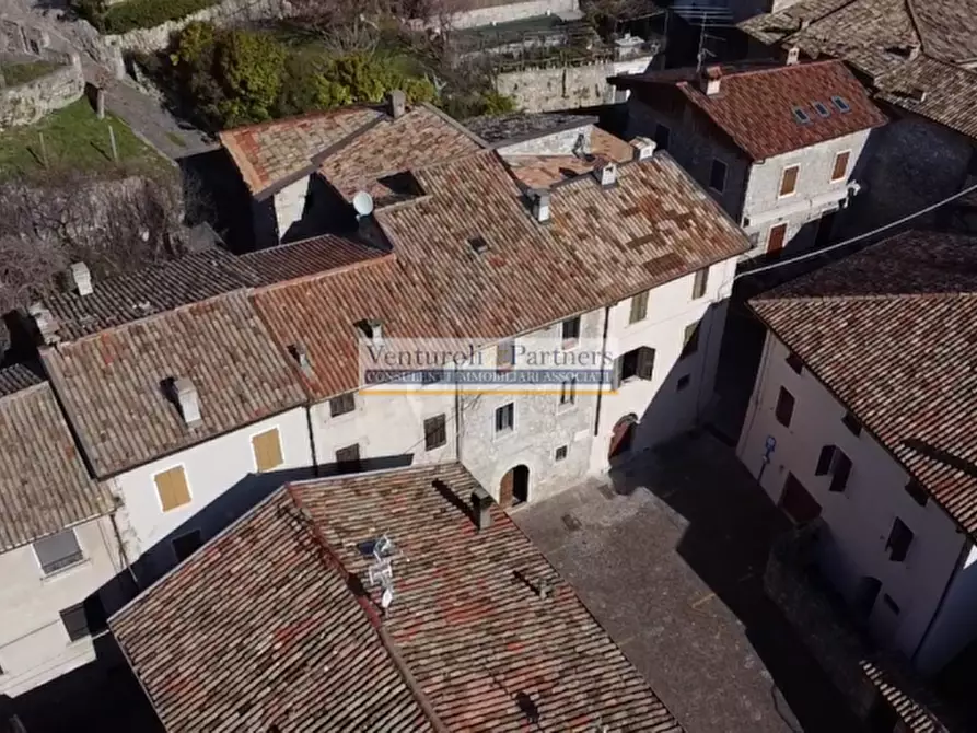 Immagine 32 di Rustico / casale in vendita  in Via Angelo Feltrinelli a Gargnano