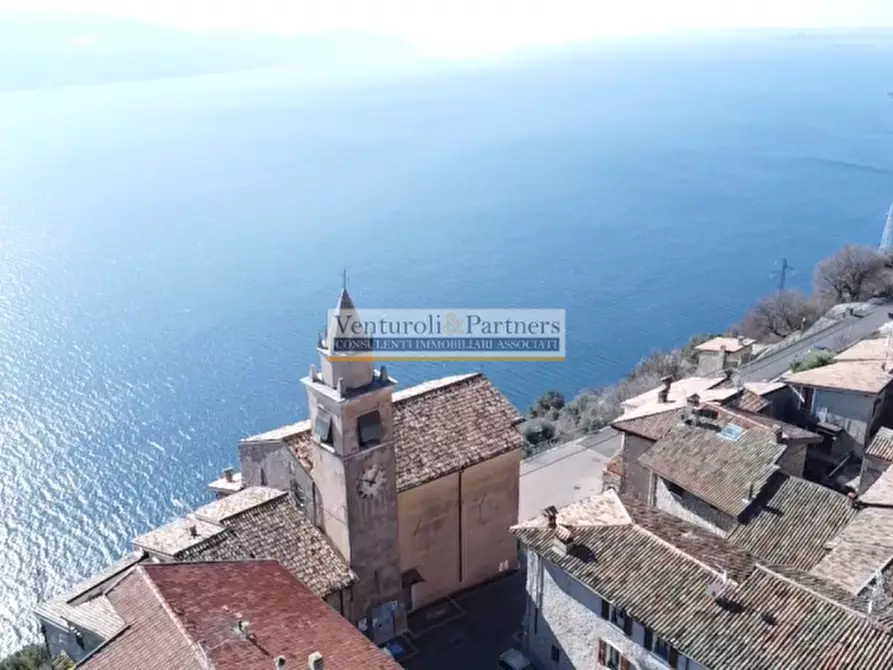 Immagine 33 di Rustico / casale in vendita  in Via Angelo Feltrinelli a Gargnano