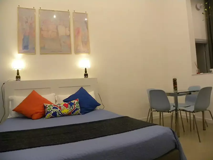 Immagine 2 di Appartamento in affitto  in via sedile di porto a Napoli