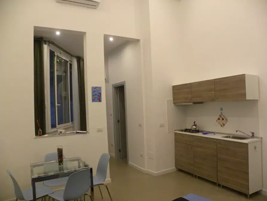 Immagine 4 di Appartamento in affitto  in via sedile di porto a Napoli