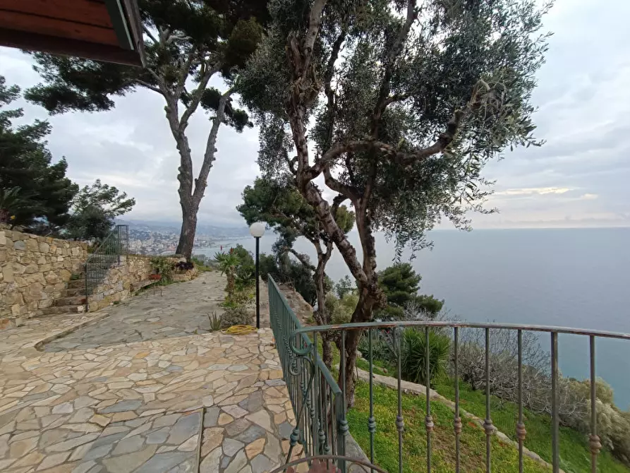 Immagine 13 di Villa in vendita  in Zona ovest a San Remo