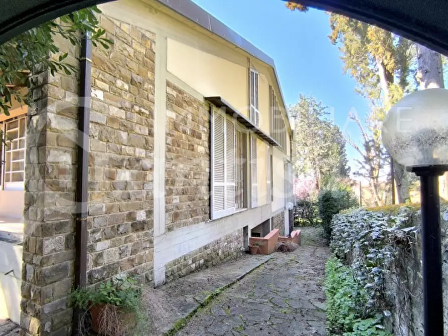 Immagine 38 di Villa in vendita  in Via dei Cappuccini a Firenze
