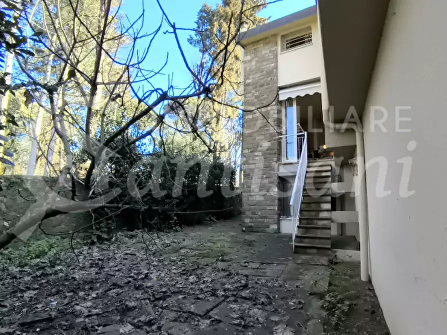 Immagine 39 di Villa in vendita  in Via dei Cappuccini a Firenze